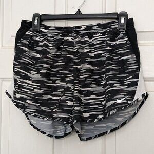 COPY - Nike Women's Tempo Atletic Shorts Size M Black/White